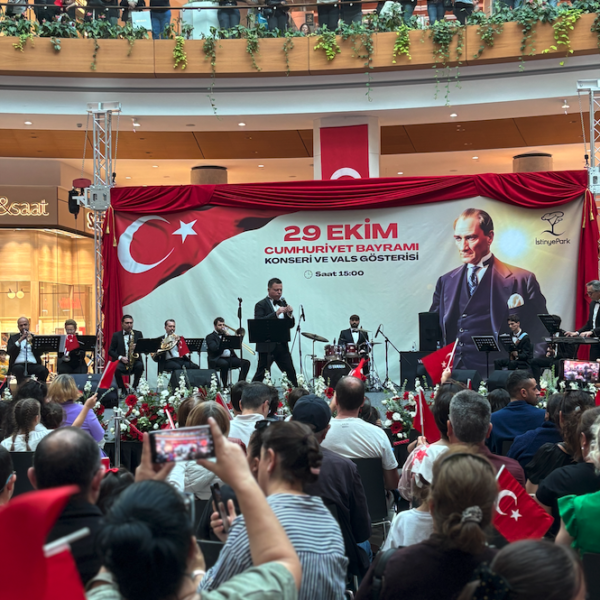 İstinyePark İzmir - 29 Ekim Konseri